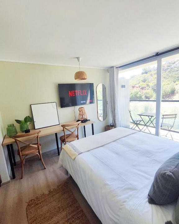 Placeres Apartment | 124 Spacious studio with a view