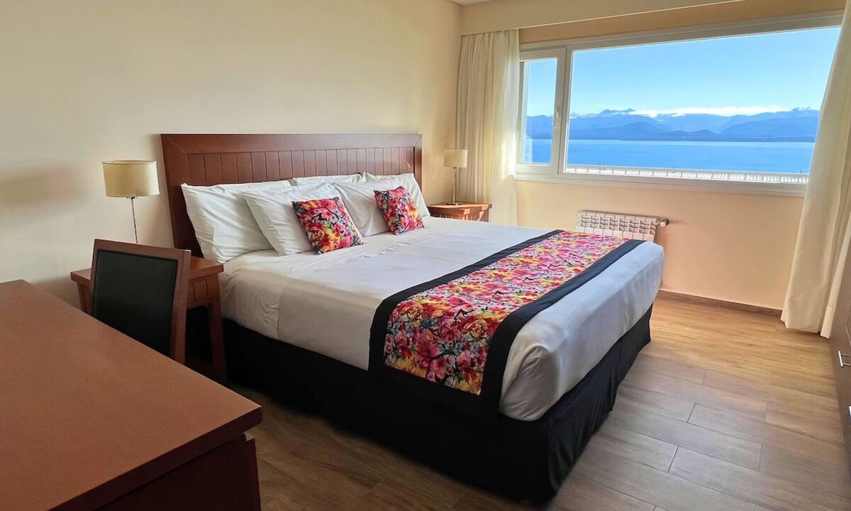 San Carlos de Bariloche Hotel | 4 Pet-Approved Units w/Bfast Near Nature Spots in Bariloche Perfect for Groups