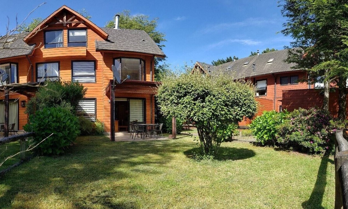 Pucon House | 4BR/3BA Spacious House in Condominium - Pucón