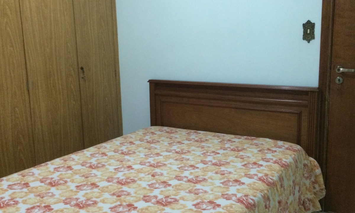 Gonzaga Apartment | A building located across from Praia do Gonzaga in Santos, between Channels 2 and 3.