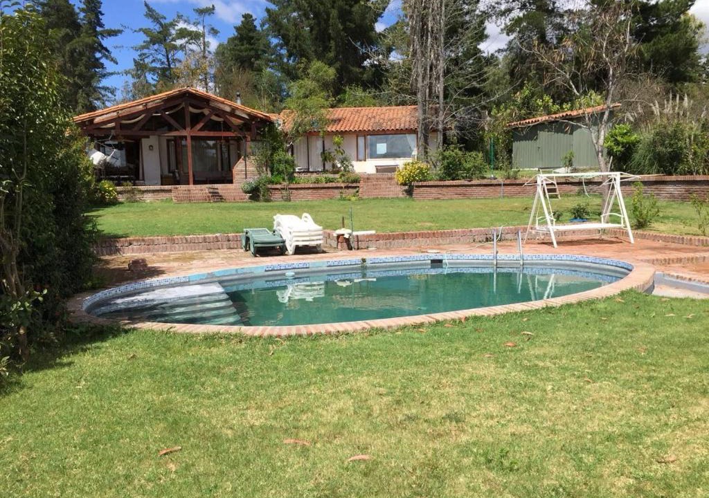 Las Cabras House | Alojamiento Punta verde Gran casa orilla Lago Rapel piscina ,jardines ,quincho ,terrazas,para 13