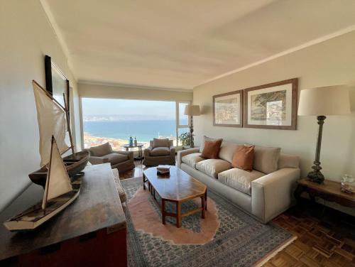 Renaca Villa | Altavista Reñaca - Fogón, quincho y piscina con vista al mar