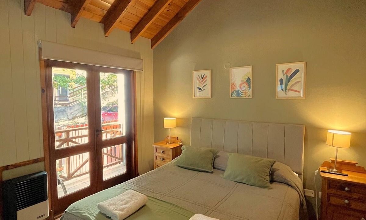 Lanin National Park House | Amancay" House I Spacious, Comfortable & Central I Ayres del Bosque Lodgings