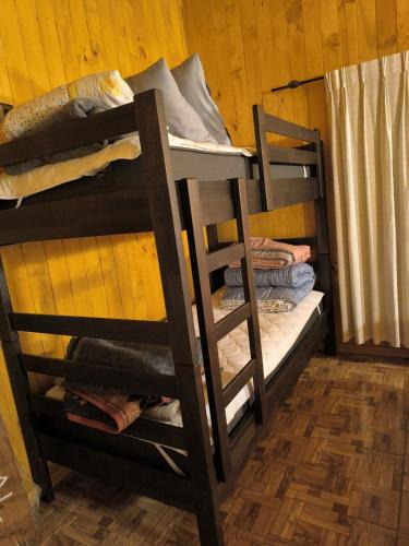 Carahue House | AMAVAL Cabaña nueva hasta 7 personas full equipada 2 habitaciones calefacción a leña