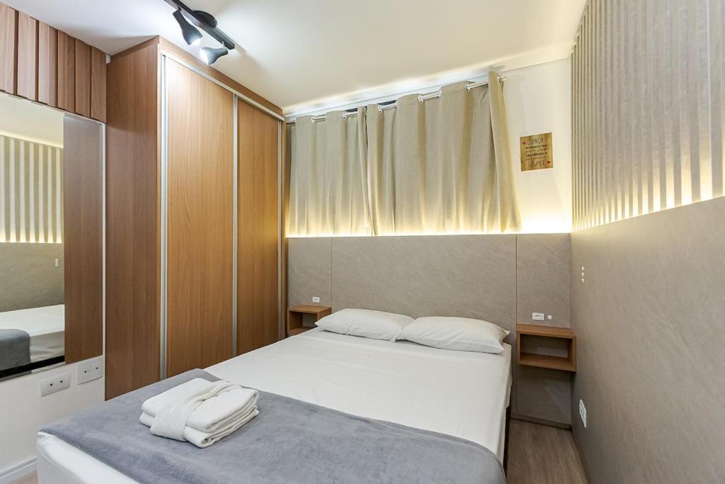 Matriz Apartment | Apartamento 807 - All Batel · Apto no Centro p/2 | A/C, Academia & Piscina
