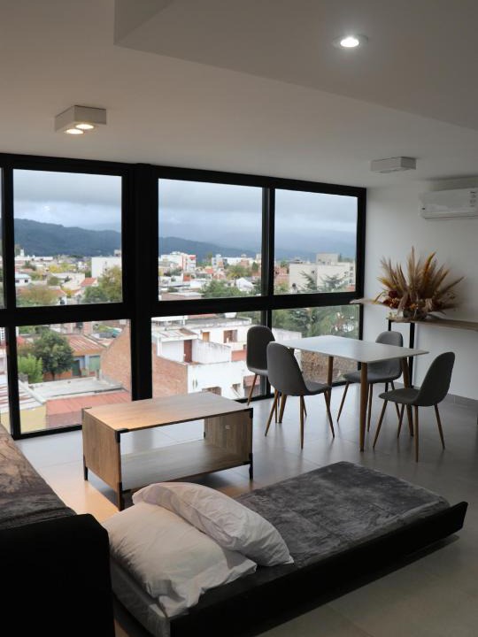 San Salvador de Jujuy Apartment | Apartamento completo con ventanal y vistas