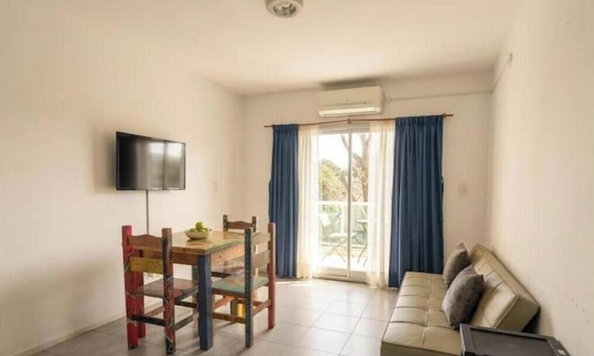 Comuna 8 Apartment | Apartment with a view of the lake | Olympic District