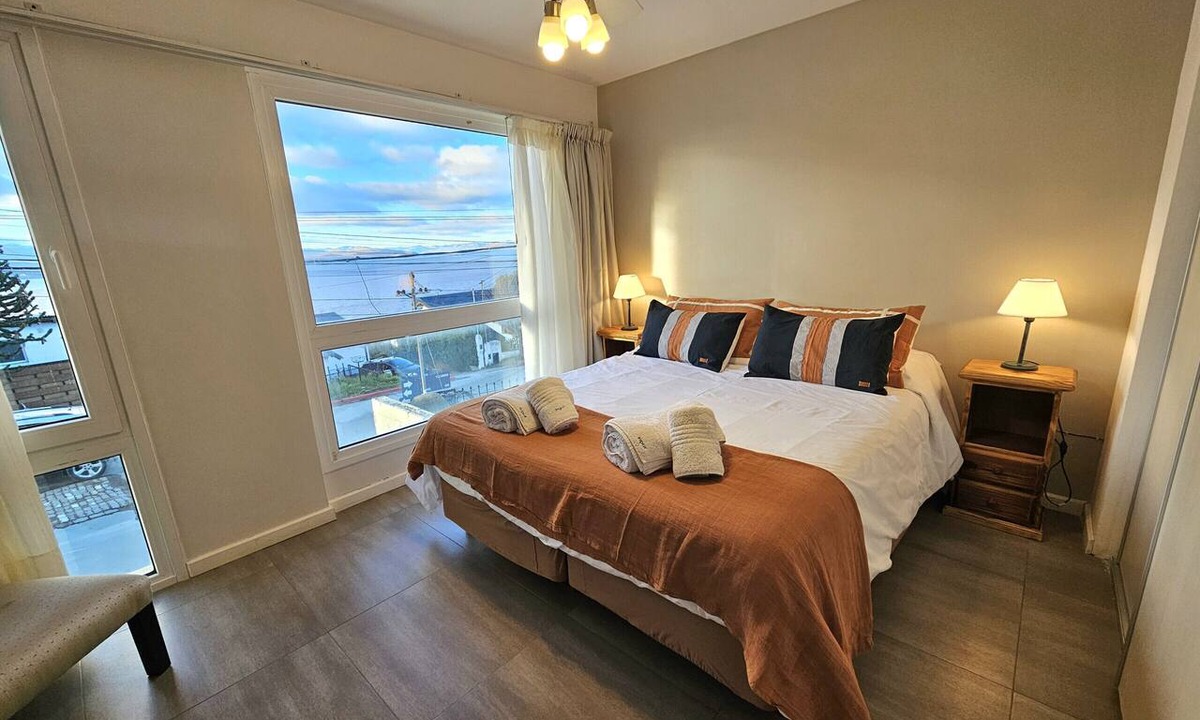 Belgrano Apartment | Araucaria with LAKE views and parking
