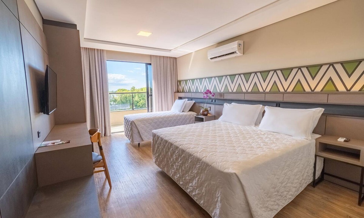 Foz do Iguacu Hotel | Balcony Room with Free Breakfast, 3 Outdoor Pools and Near IGU Airport