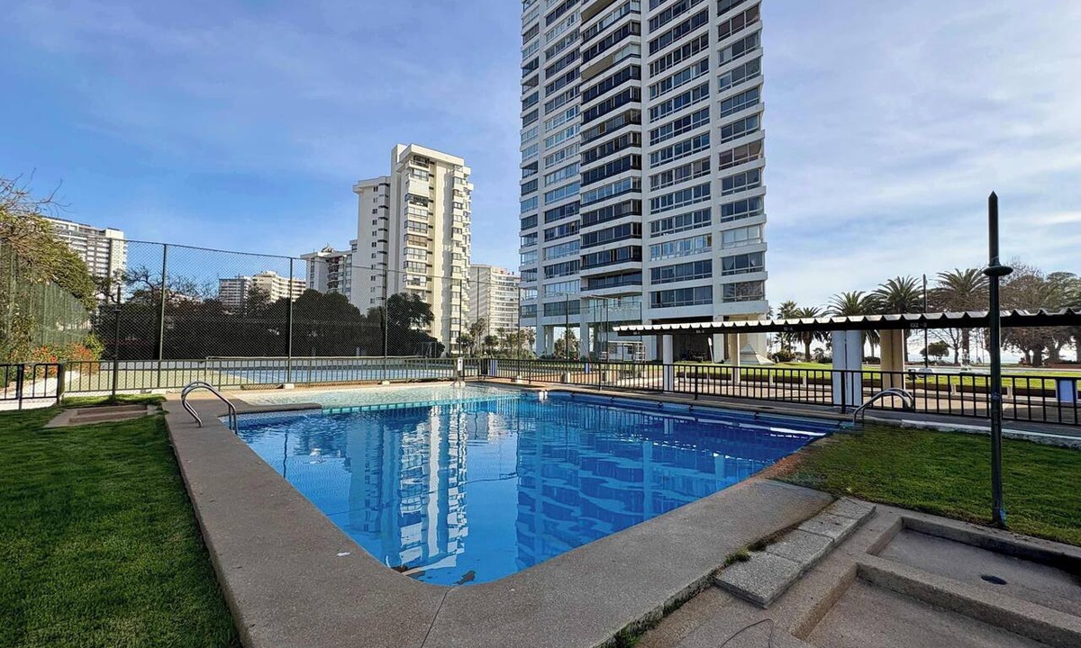 Vina del Mar Apartment | Beachfront Apartment w/Ocean Views & Free Parking