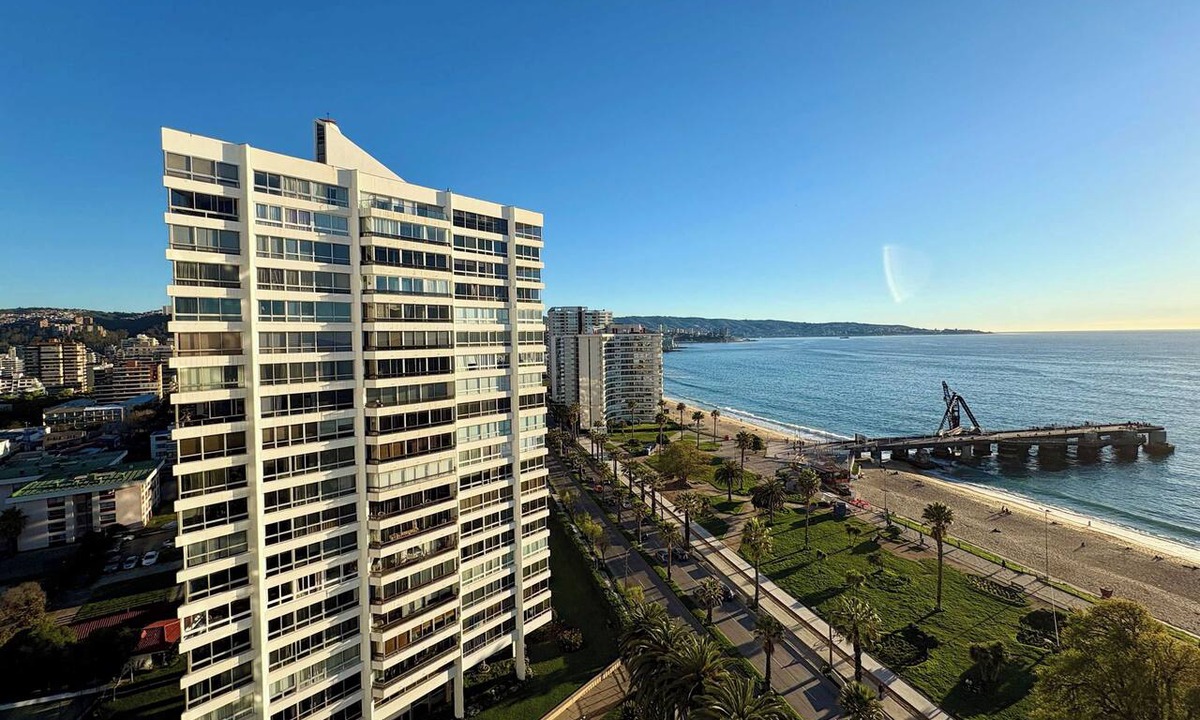 Vina del Mar Apartment | Beachfront Apartment - Home Office Views & Parking