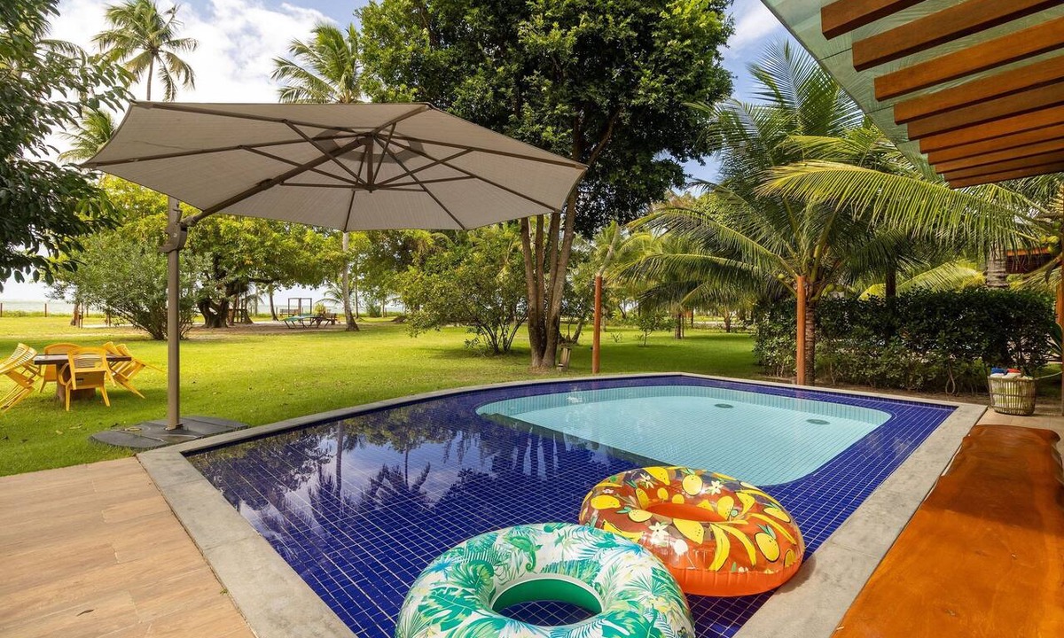 Praia dos Carneiros House | Beachfront Bungalow with Staff in Carneiros