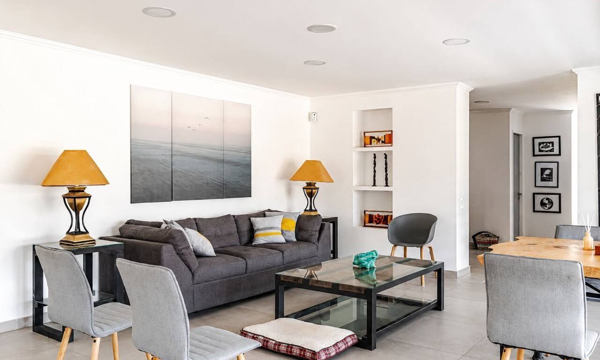 Padre Hurtado House | Beautiful, modern, and bright home in Parcela de Agrado