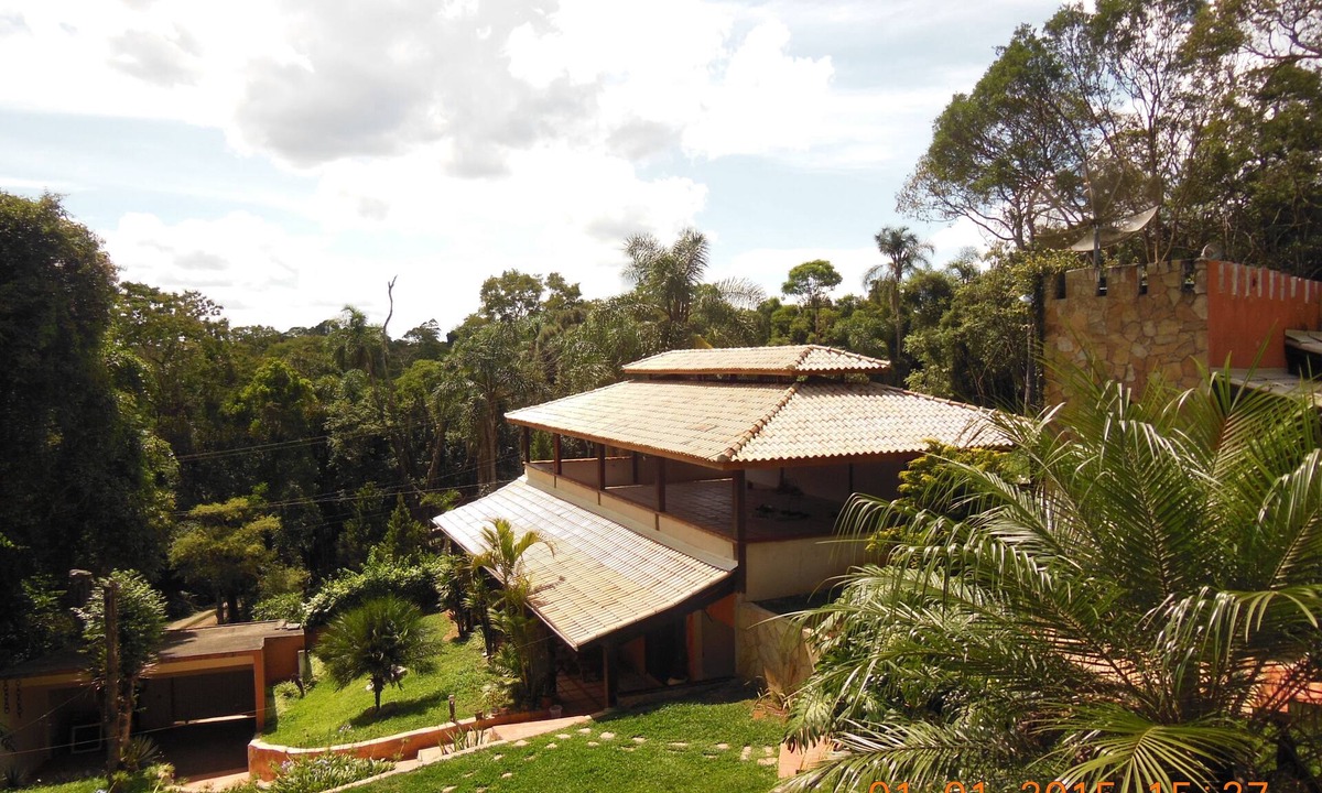 Cotia House | Beautiful country house with 3 suites + barbecue area + swimming pool and party hall.