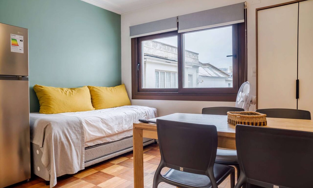 Barrio Italia Apartment | Bright 1BR Apartment with Balcony in Providencia