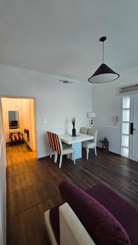 San Juan Apartment | Cómodo departamento 2 dormitorios con jardín sobre Avenida Libertador