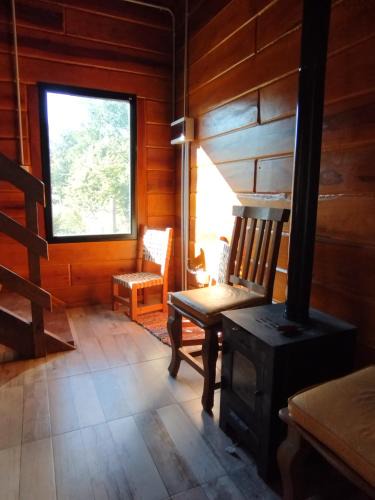 Villa General Belgrano Ski Chalet | Cabaña de quebracho de dos pisos