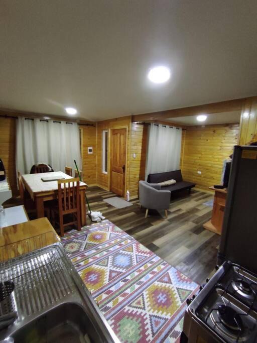 Hornopiren National Park House | Cabaña Volcán Hornopirén