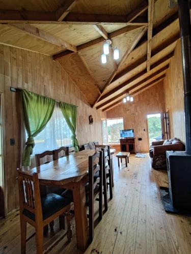 Castro House | Cabañas Familiares Altos de la Chacra , 1-7 personas 3 dormitorios WIFI GRATIS