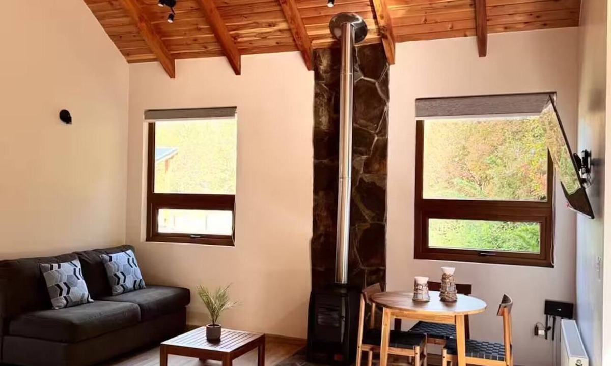 Curacautin Cabin | Casa Alaska, 5 km from Corralco, Hot Tub, Private Forest