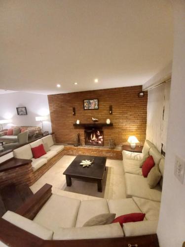 Bella Vista House | Casa amplia - Pileta y parque