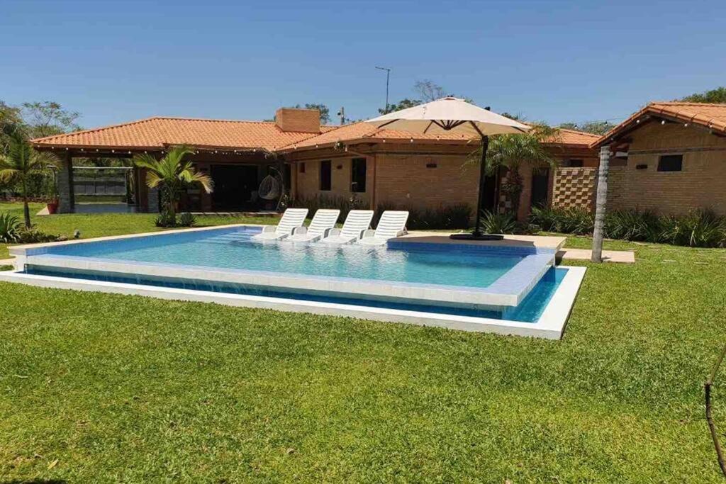 San Bernardino House | Casa con Piscina, Quincho, Cancha de Futbol/Volley