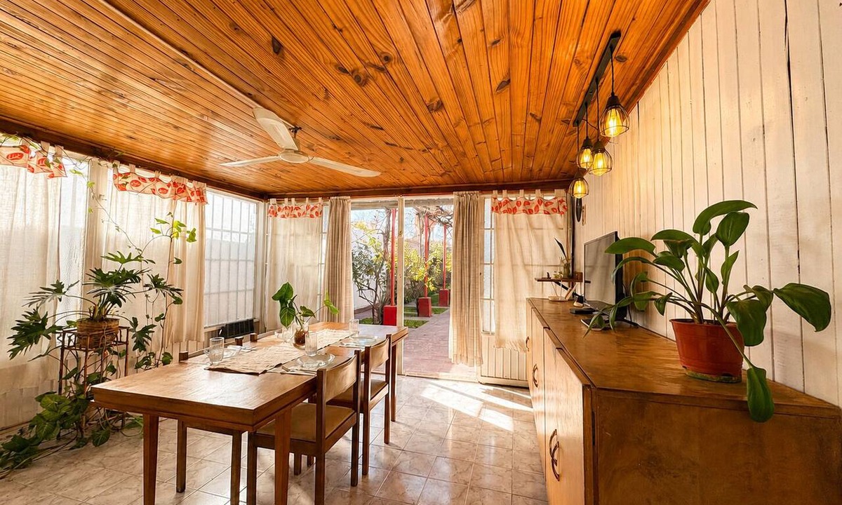 Godoy Cruz House | Casa Jade: A Bright and Cozy Home with a Garden