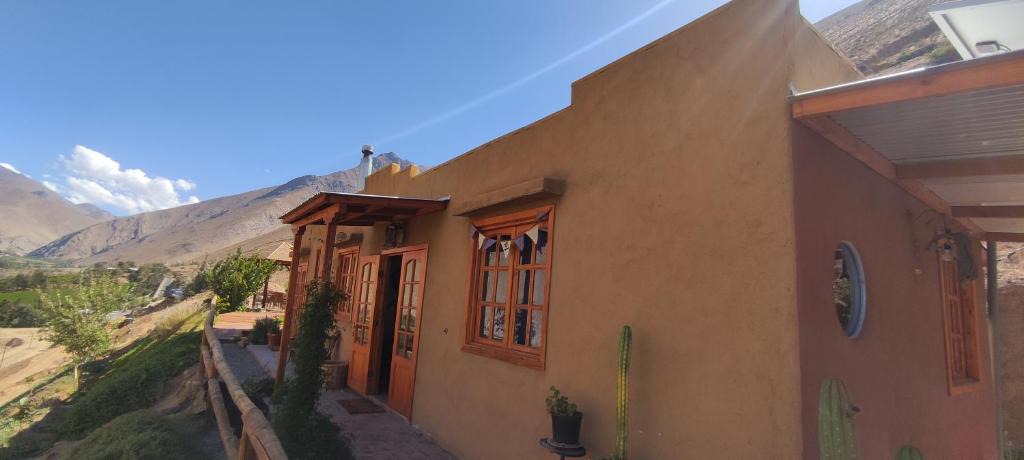 Paihuano House | Casa Jardín de Hadas con Vista Panorámica