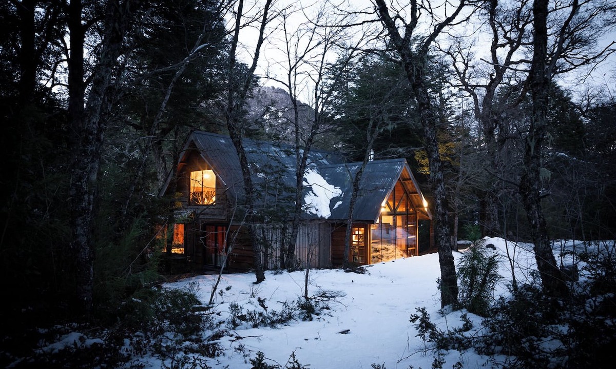 Malalcahuello Ski Chalet | Casa Rio l River & Forest - 4 Bedroom/4 Bathroom Mountain Chalet