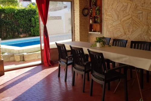 Rosario House | Casona LA FLORIDA con parque y pileta, a una cuadra del río