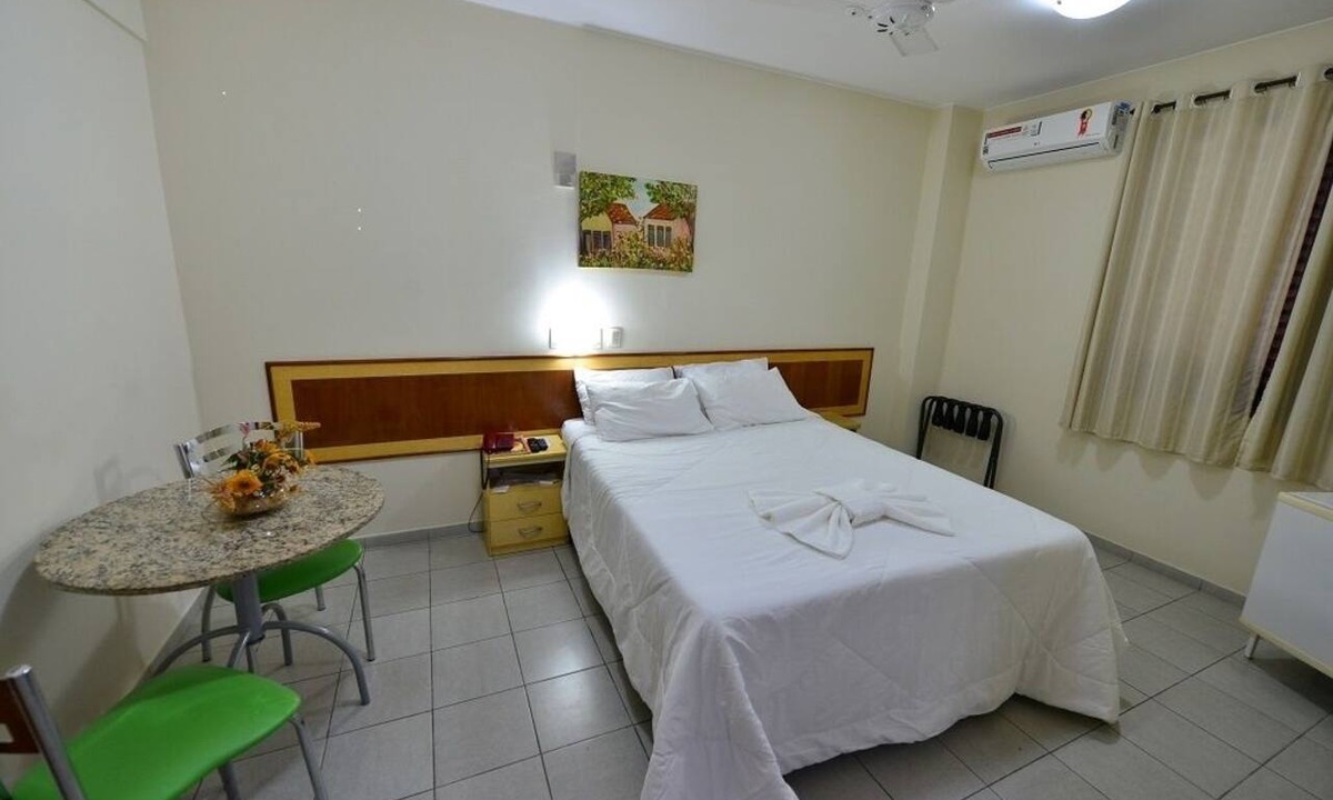 Caratinga Hotel | Central Caratinga Stay | Onsite Pool & Parking | 4.7 Mi to Caratinga Airport