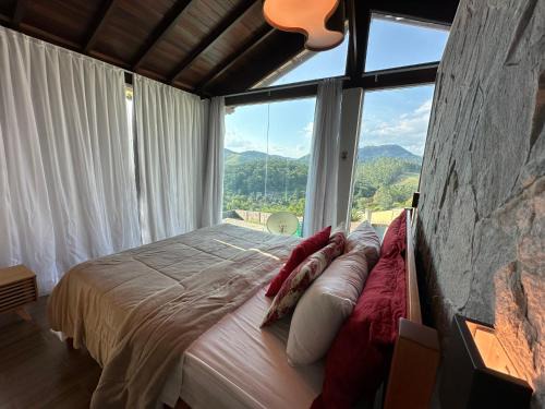 Miguel Pereira Cabin | Chalé Requinte da Serra