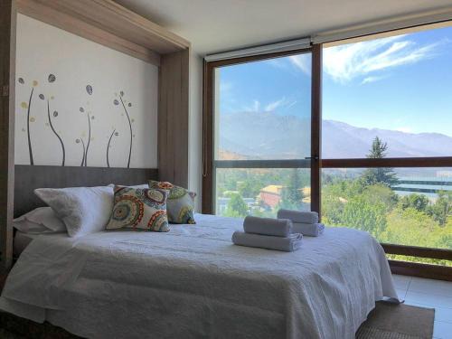 Apoquindo Apartment | Charming Studio - w/Mountain View, Pool, & Gym