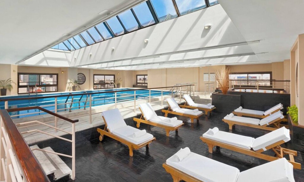Microcentro Hotel | Charming Unit | Rooftop Pool & Sauna | Steps to Florida Street | Pet- Friendly