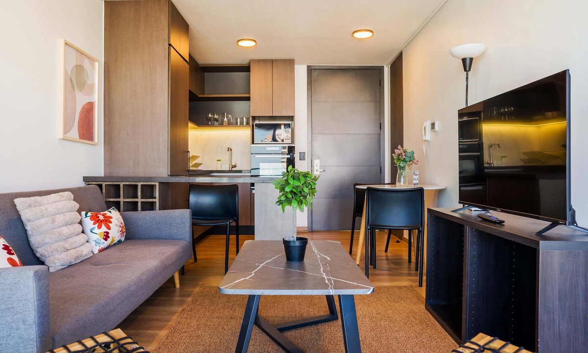 El Golf Apartment | Chic 2BR2BA Haven in the Heart of Las Condes Oasis
