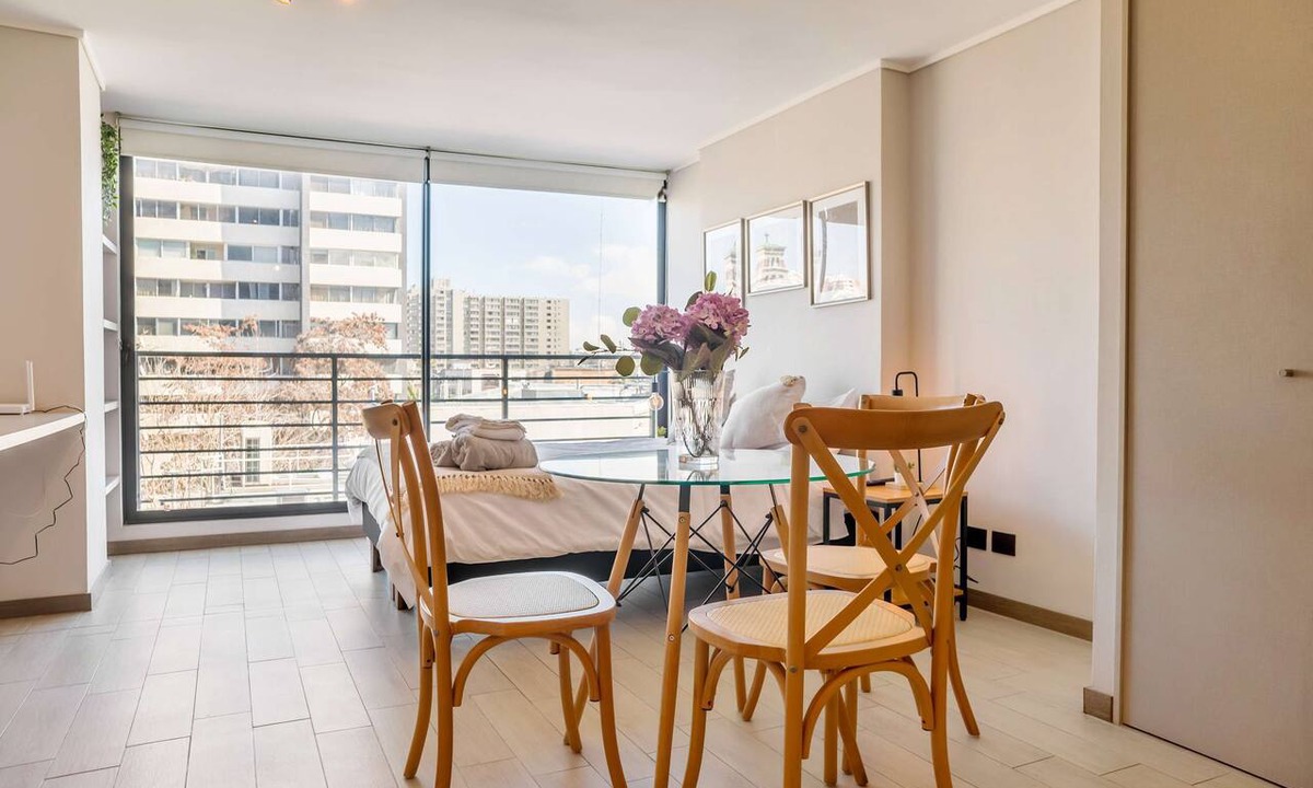 Nunoa Apartment | Chic Urban Studio Perfect for Business or Leisure