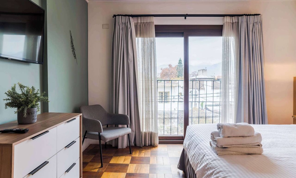 Barrio Italia Apartment | Comfortable Apartment with Full Kitchen and Wifi