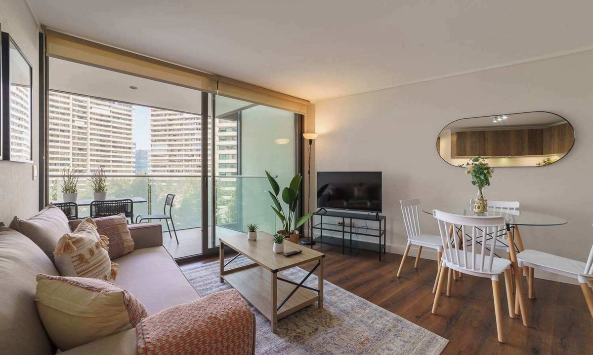 Apoquindo Apartment | Comfortable Apartment in Las Condes: Pool and Gym!