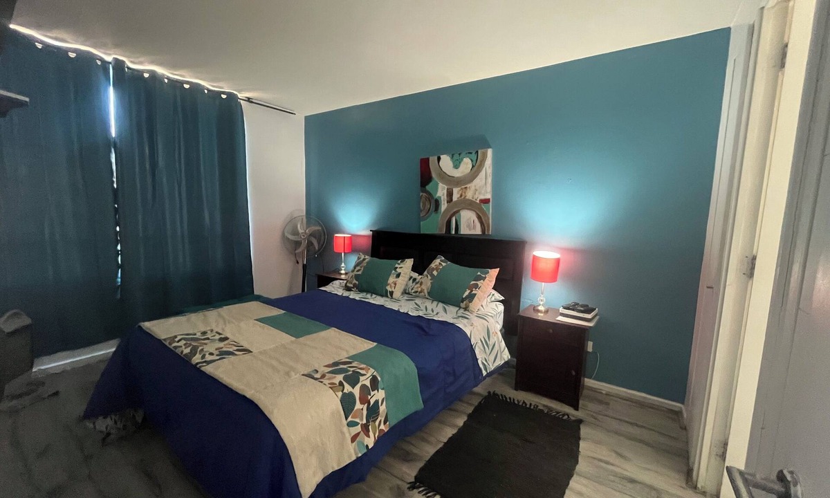 Downtown Santiago Apartment | Cozy 1 Bedroom Apartment Half a block from Sta. Lucia subway station -