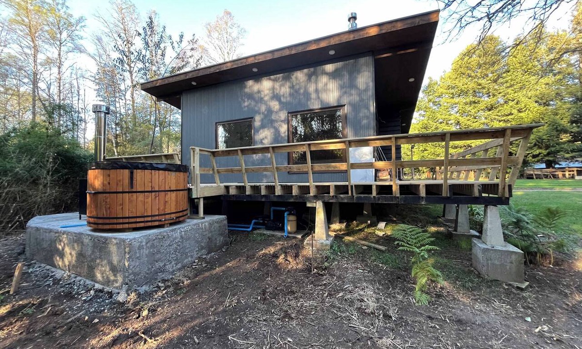 Loncoche Cabin | Cypress Cabin - Riverside Hot Tub, BBQ & WiFi