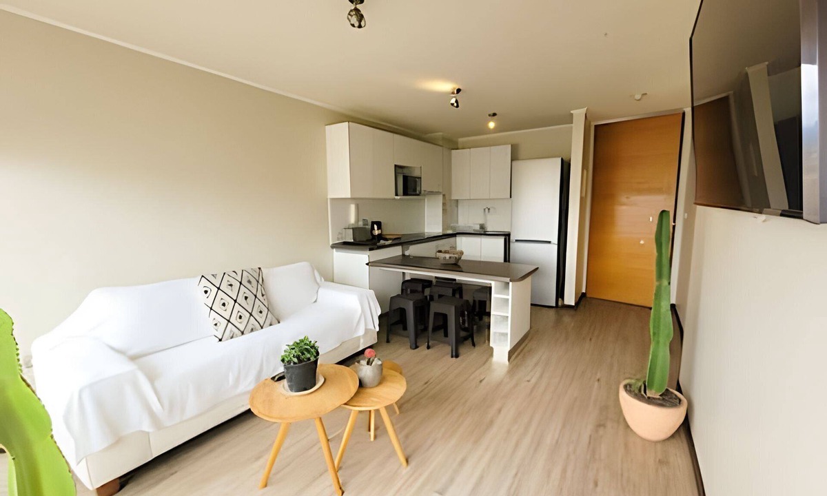 La Serena House | Dept. 10th Floor, Cond. Pacific II