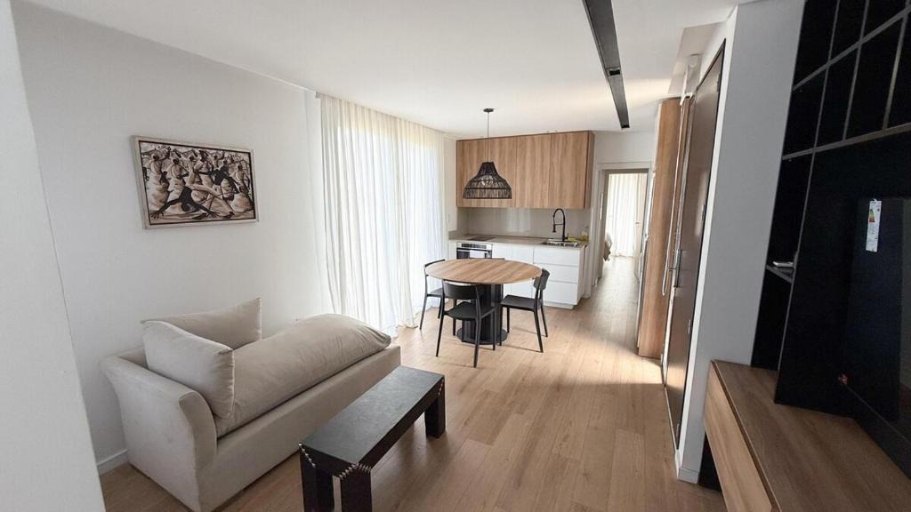 El Mollar House | Domus en Las Nubes, frente al dique La Angostura