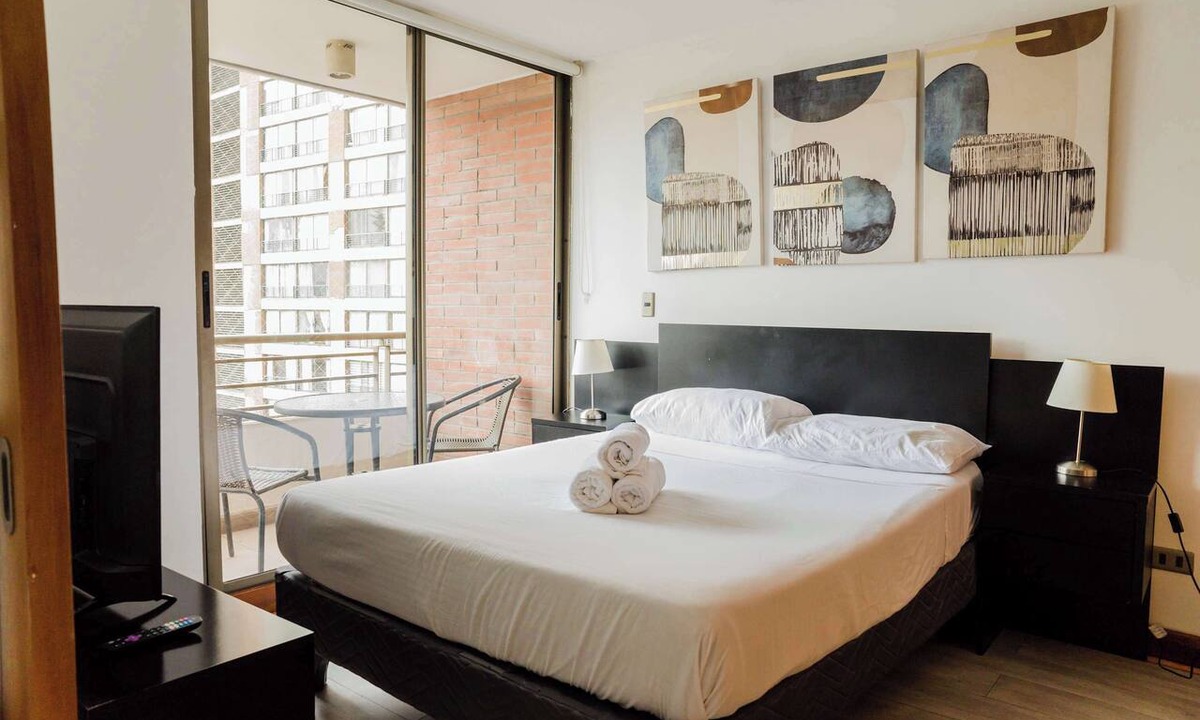 El Golf Apartment | Family-Friendly 2BR Apartment with Balcony and Gym