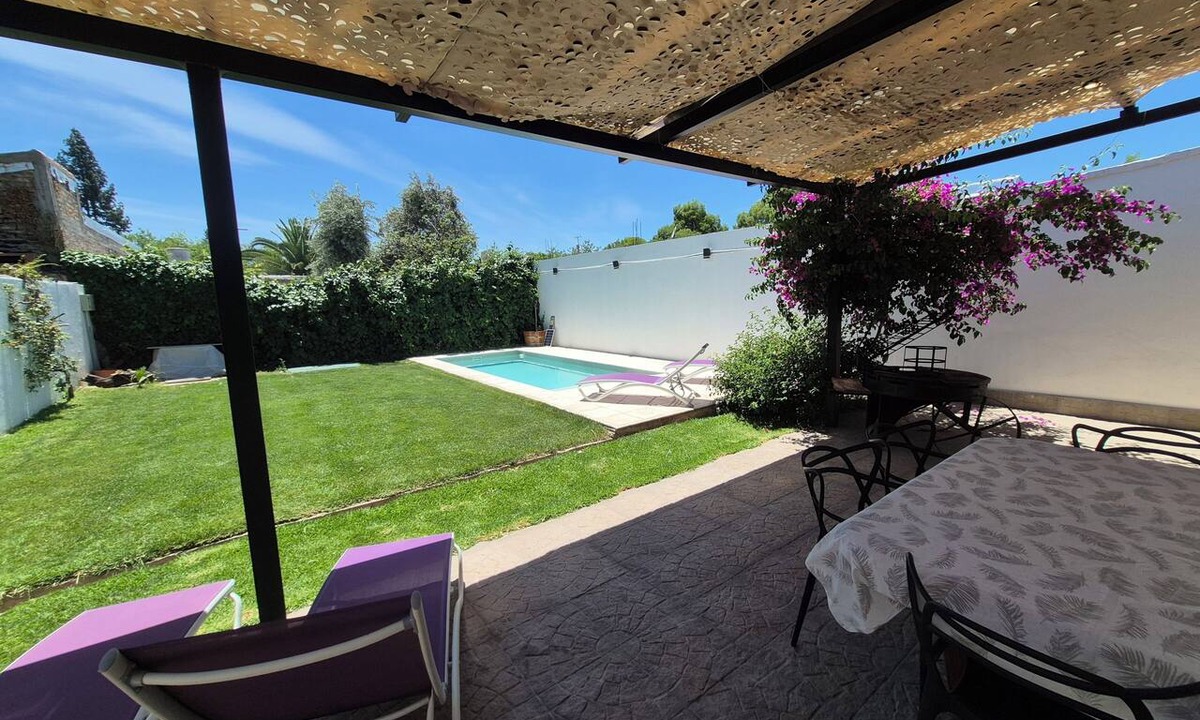 Mendoza City Center House | Family Home with Pool in Mendoza | Perfect for Relaxation | Oasis Mendoza