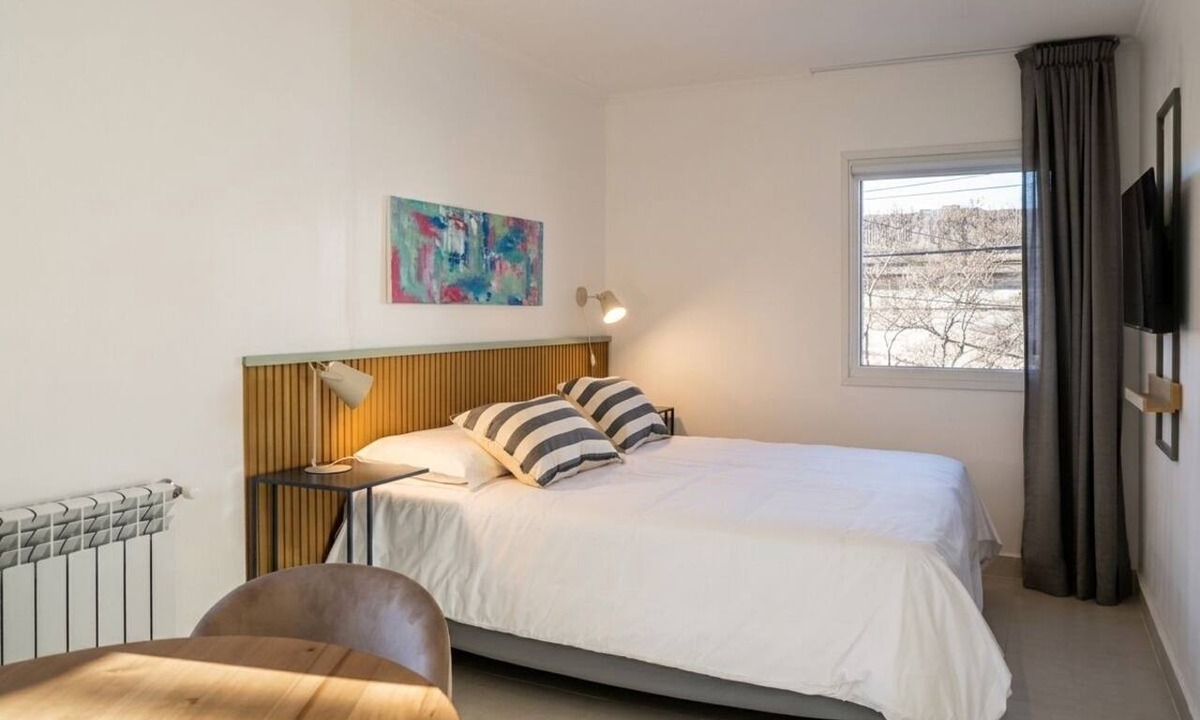 Azul Apartment | For business travelers, self-service check-in.