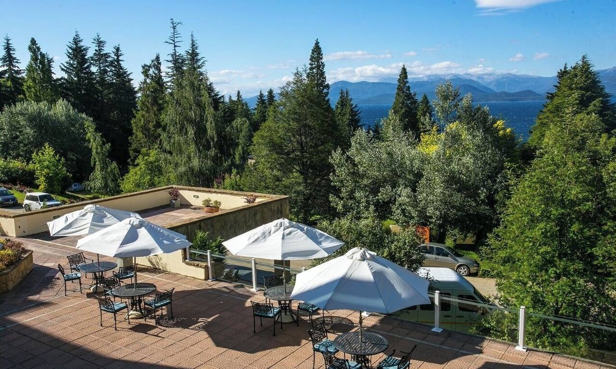 San Carlos de Bariloche Hotel | Four Garden-View Quadruple Rooms +Free Breakfast w/Pool & Spa Access