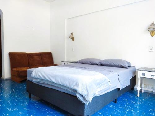 Historic Center House | Habitaciones con baño compartido en Departamento Mid Century Modern