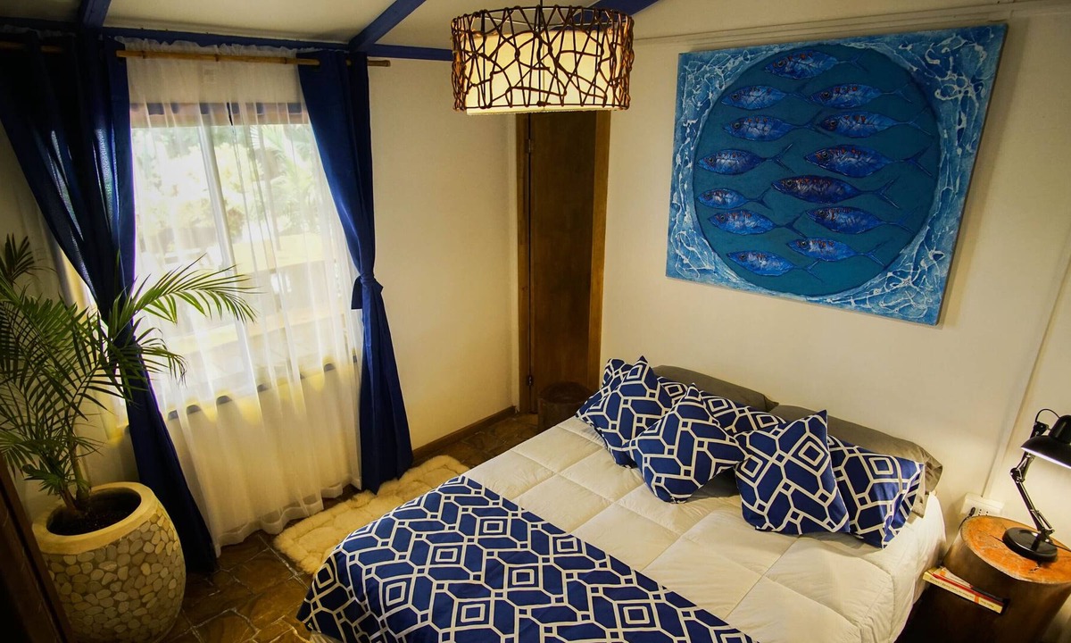 Hanga Roa House | Hare Isolate.