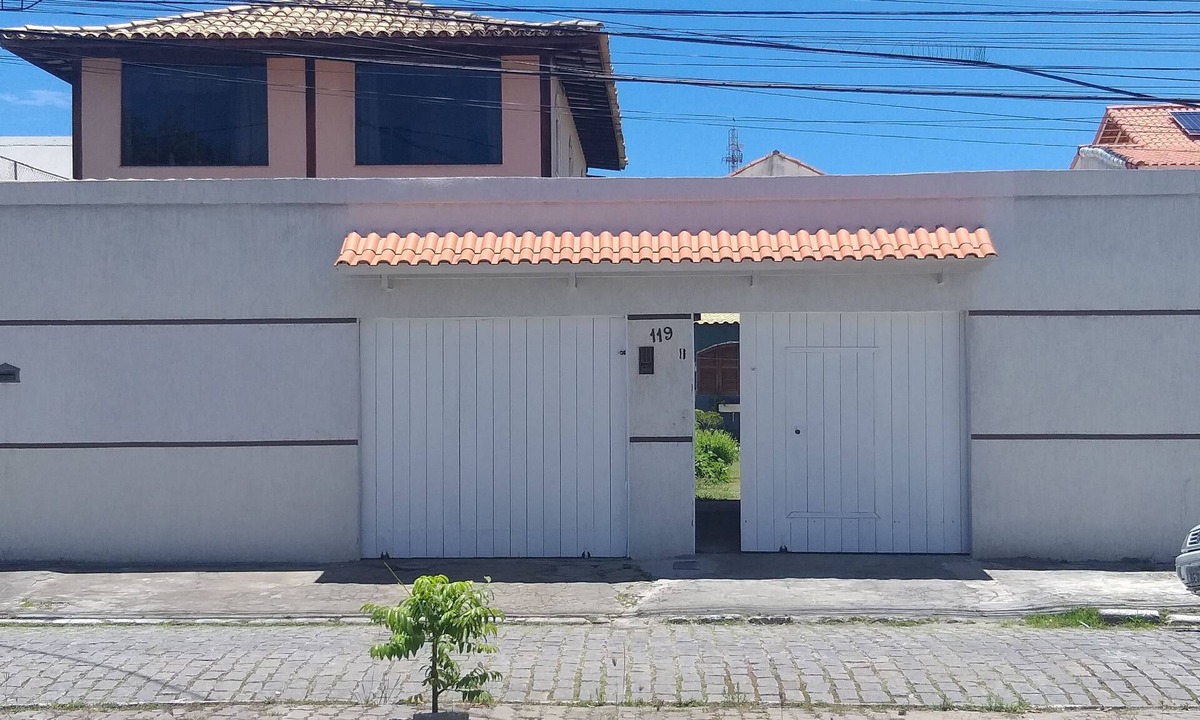 Jardim Flamboyant House | Holiday home accommodation for up to 12 people