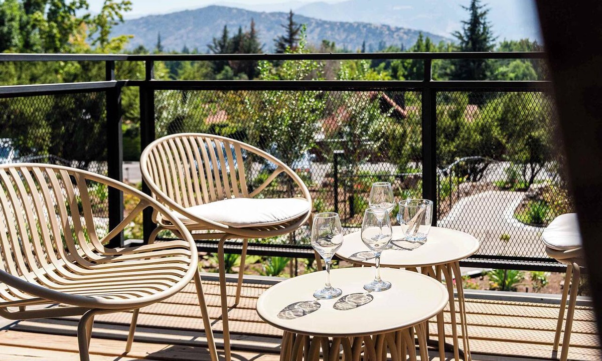 Santiago Apartment | HOM l Pueblo La Dehesa l Vista Cordillera Wifi